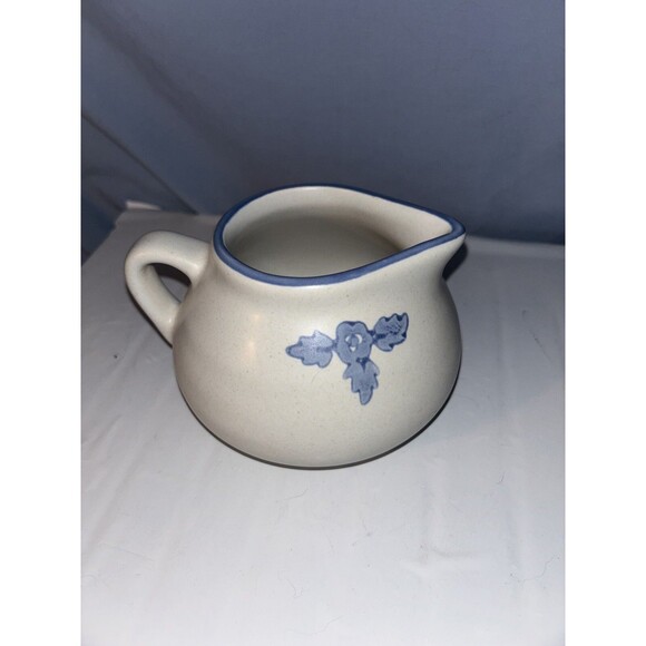 Pfaltzgraff Yorktowne Gravy Boat & Saucer - Picture 4 of 6